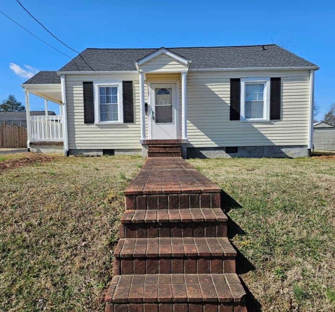 Elizabethton House: 707 S 2nd Street
