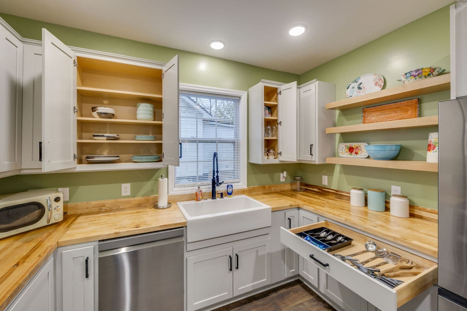 Erwin Apartment: 216 3rd Street