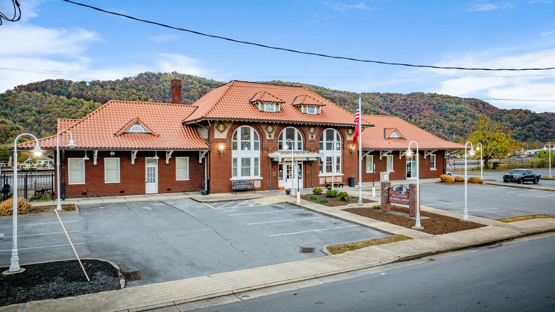 Erwin Apartment: 216 3rd Street