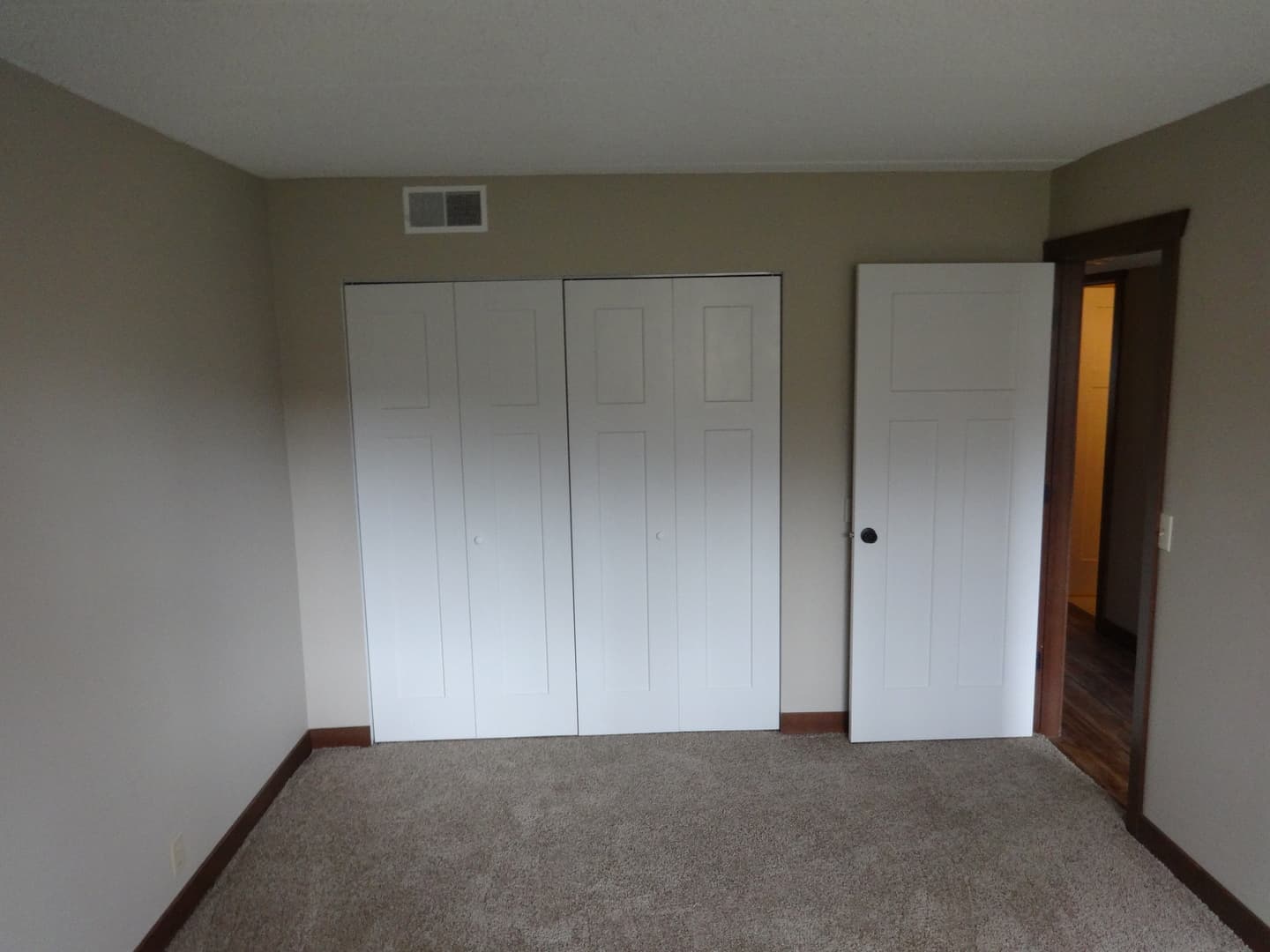 Rochester Apartment: 1609 10th St SE