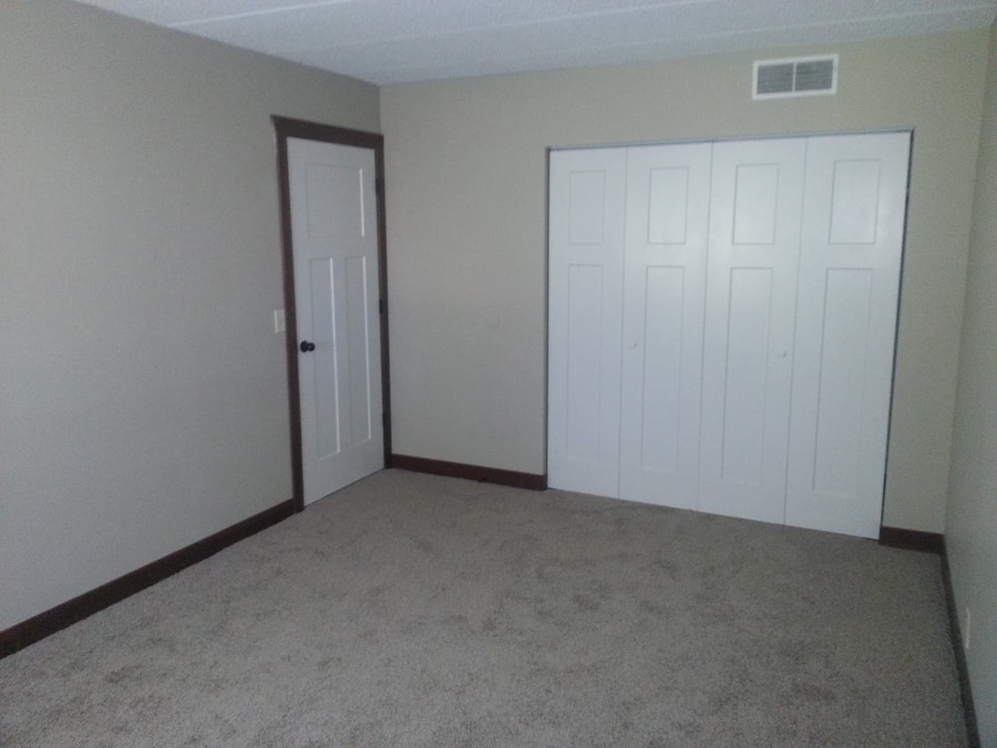 Rochester Apartment: 1609 10th St SE