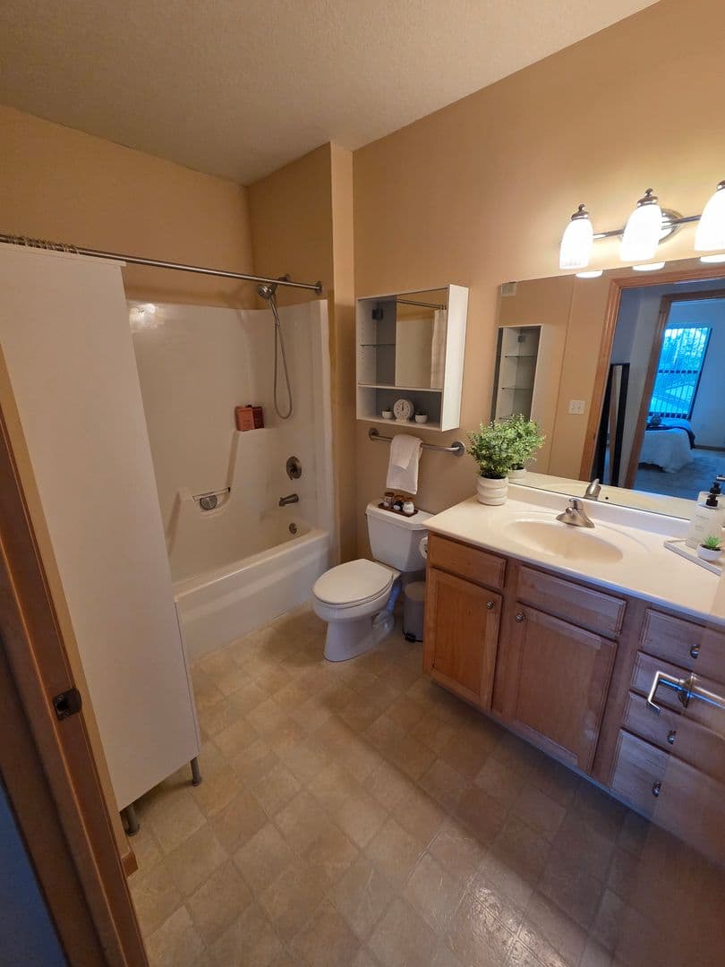 Richfield Condo: 7601 Aldrich Ave S