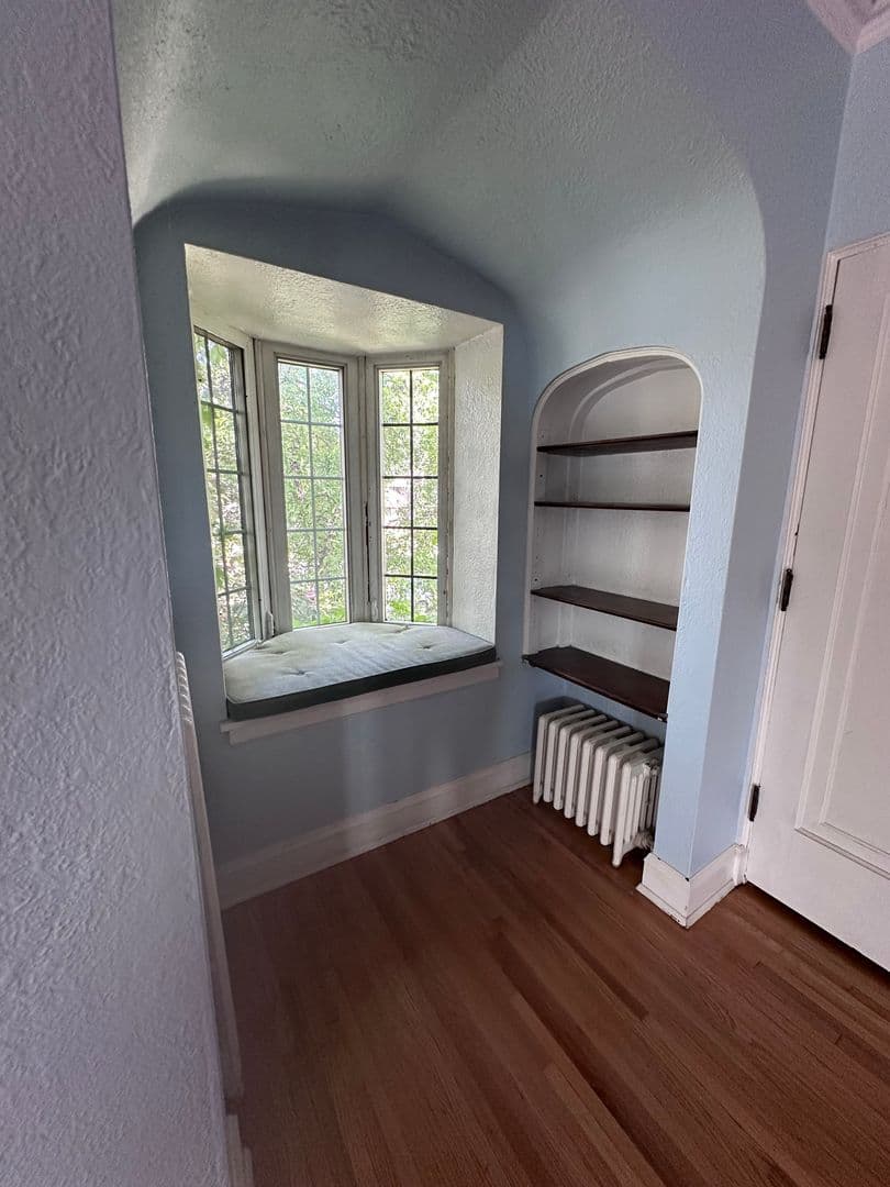 Minneapolis Apartment: 2921 Sunset Blvd