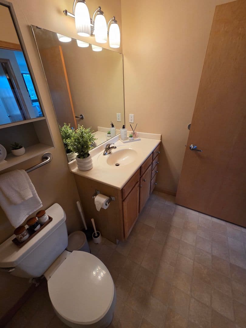Richfield Condo: 7601 Aldrich Ave S
