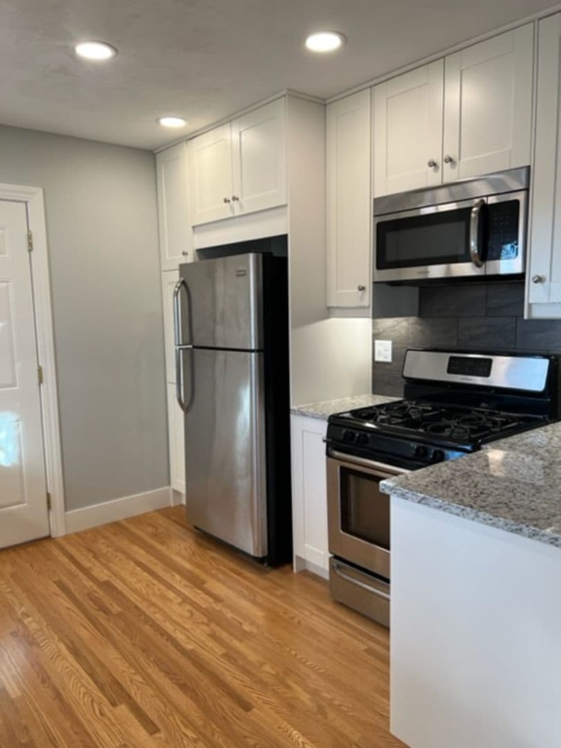 Apple Valley House: 7202 146th Ave W