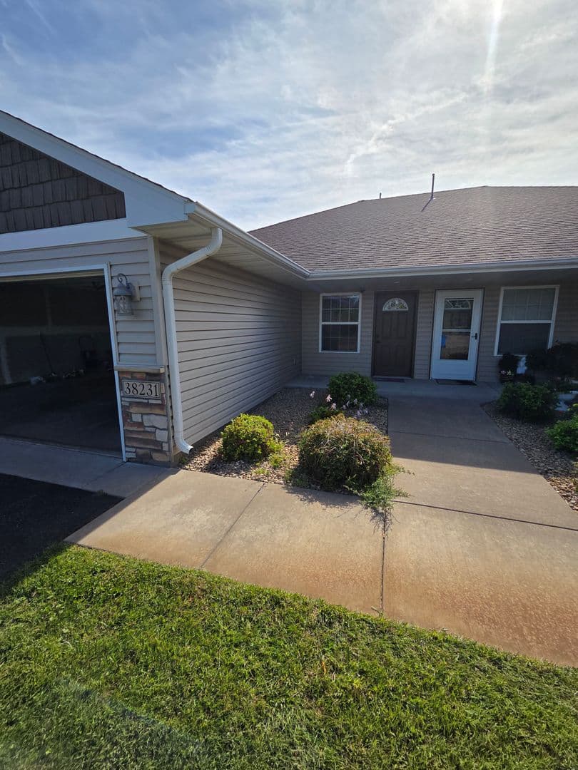 North Branch Townhome: 38231 Ewing Court