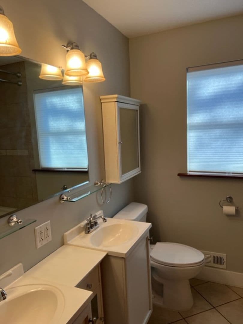 Apple Valley House: 7202 146th Ave W