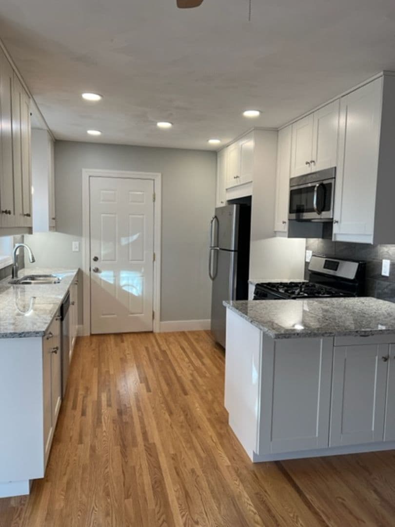 Apple Valley House: 7202 146th Ave W