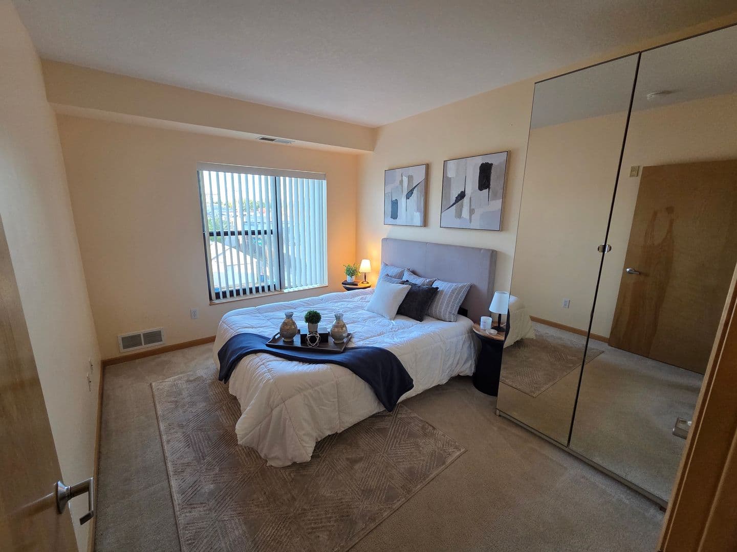 Richfield Condo: 7601 Aldrich Ave S