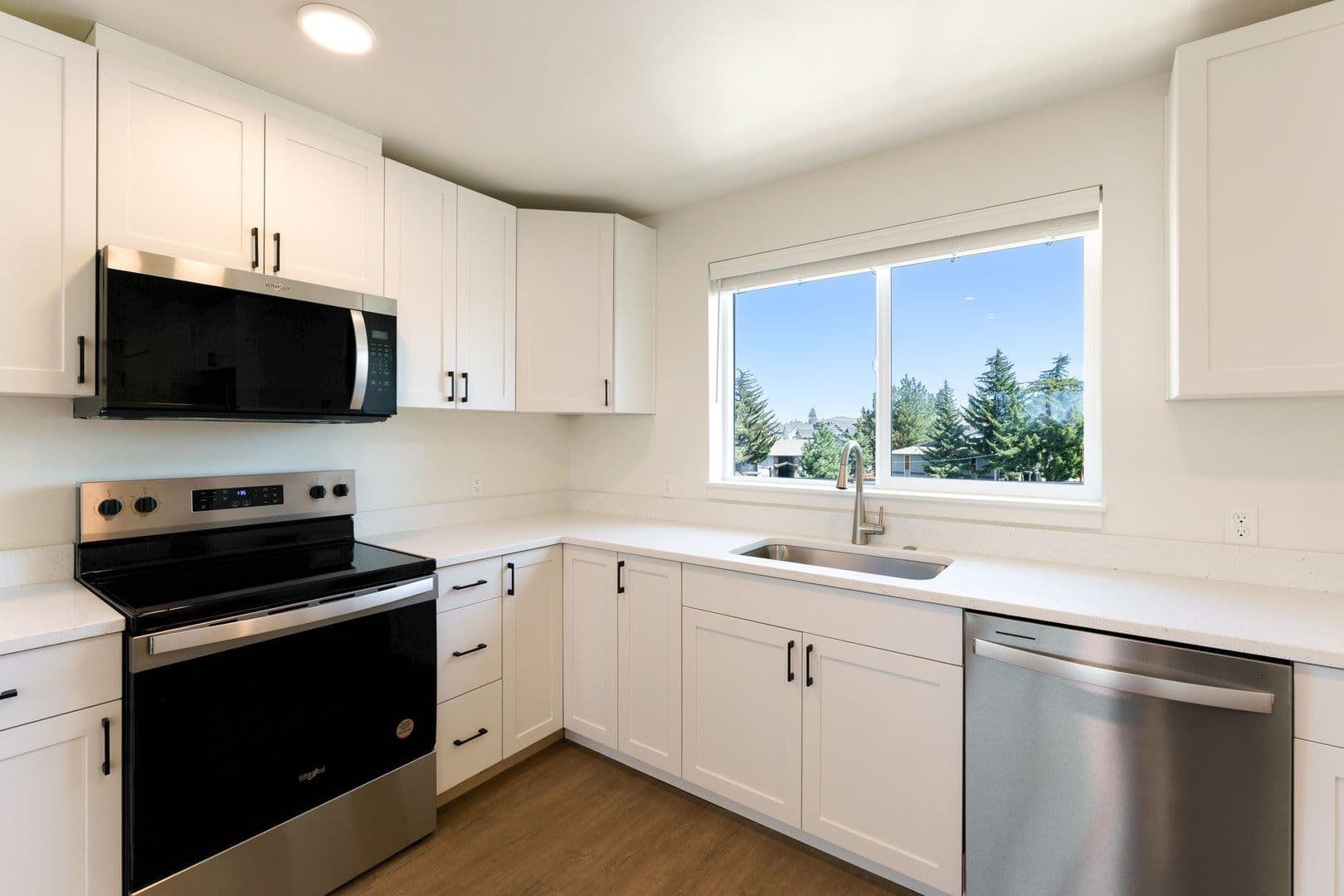 Bend Apartment: 61580 Brosterhous Rd