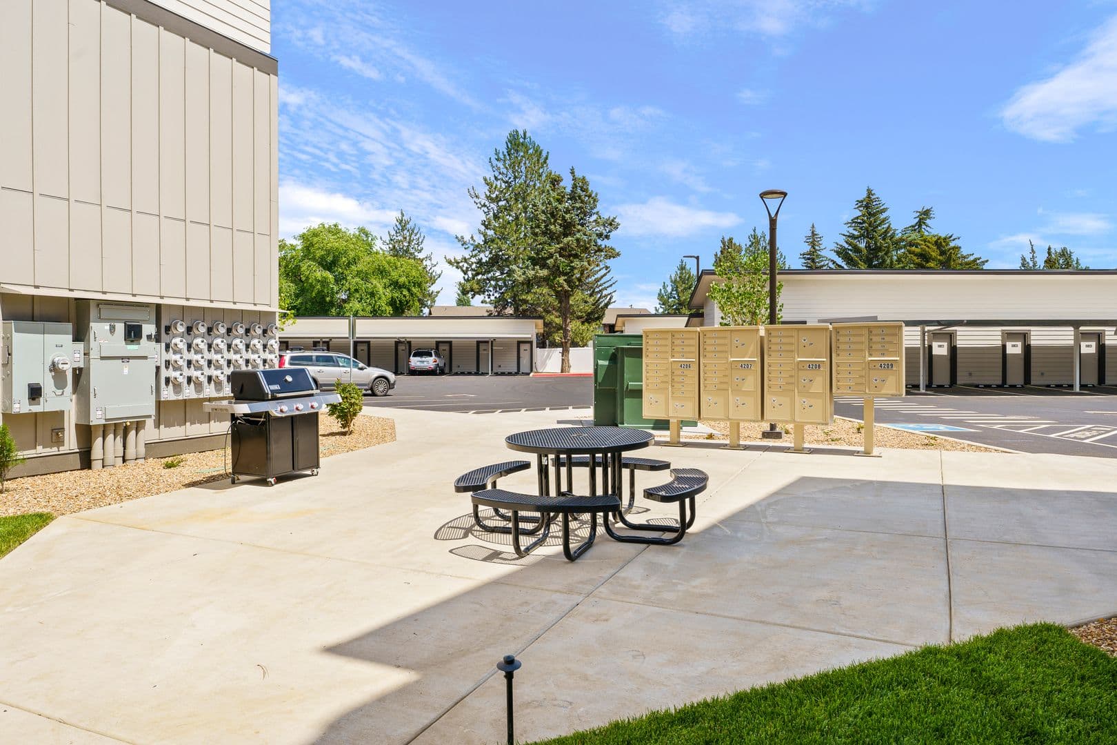 Bend Apartment: 61580 Brosterhous Rd