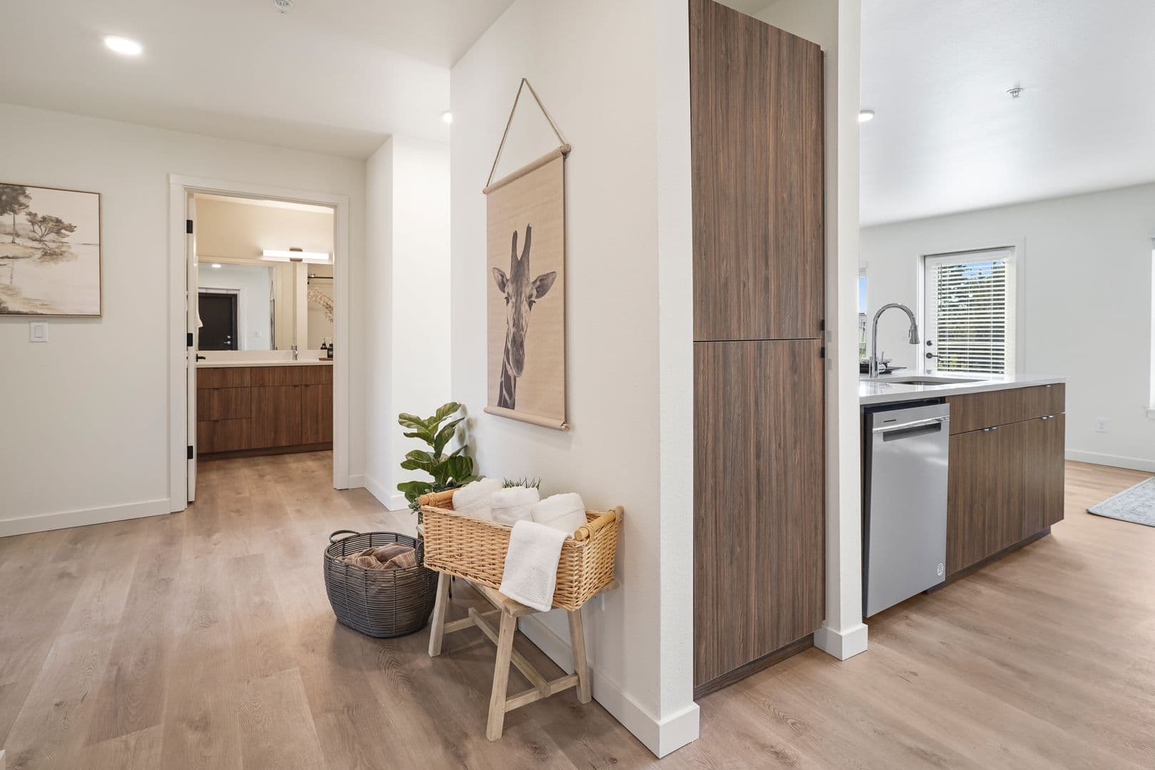 Bend Apartment: 369 SE Reed Market Road