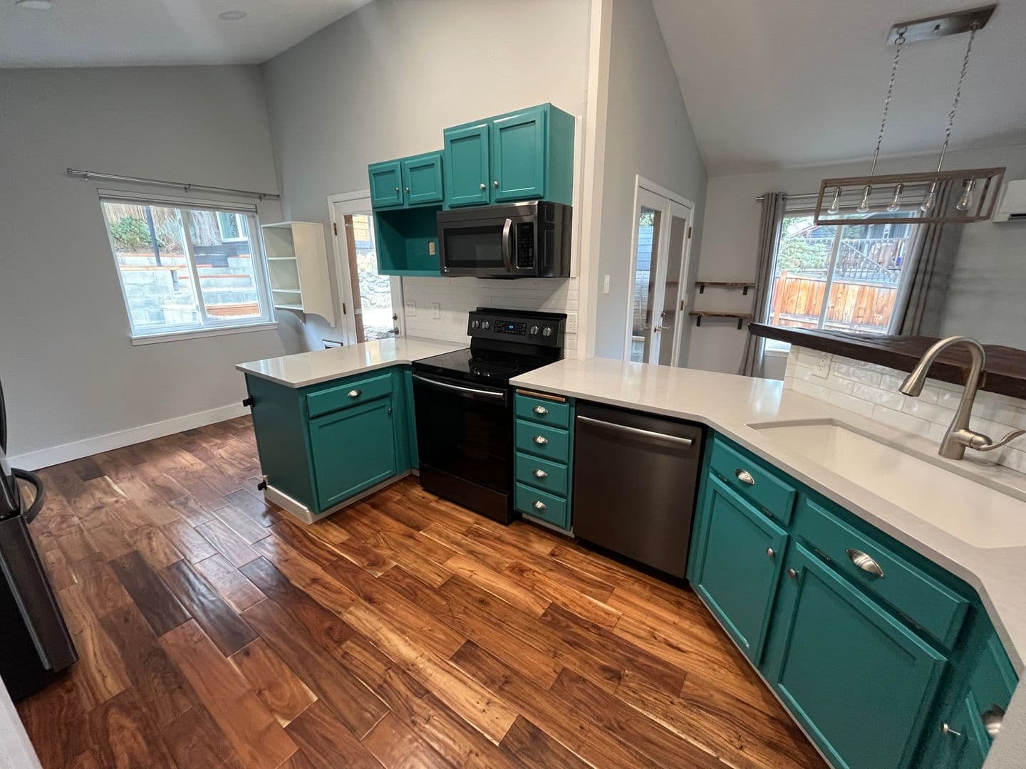 Bend House: 2807 NE Lotno Drive