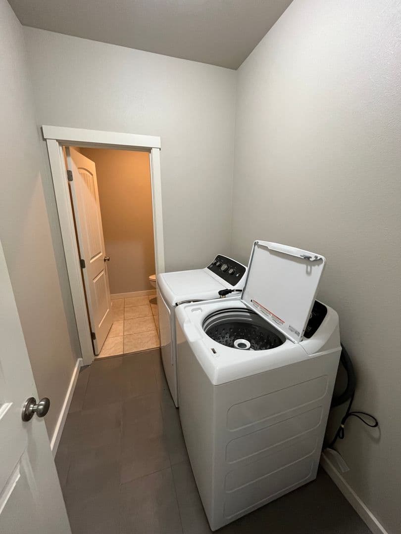 Bend Townhome: 63159 NE De Haviland St