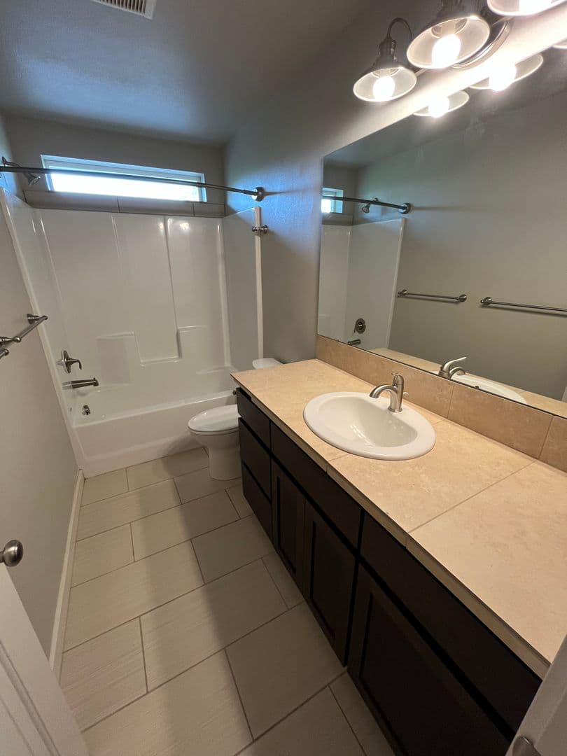 Bend Townhome: 63159 NE De Haviland St