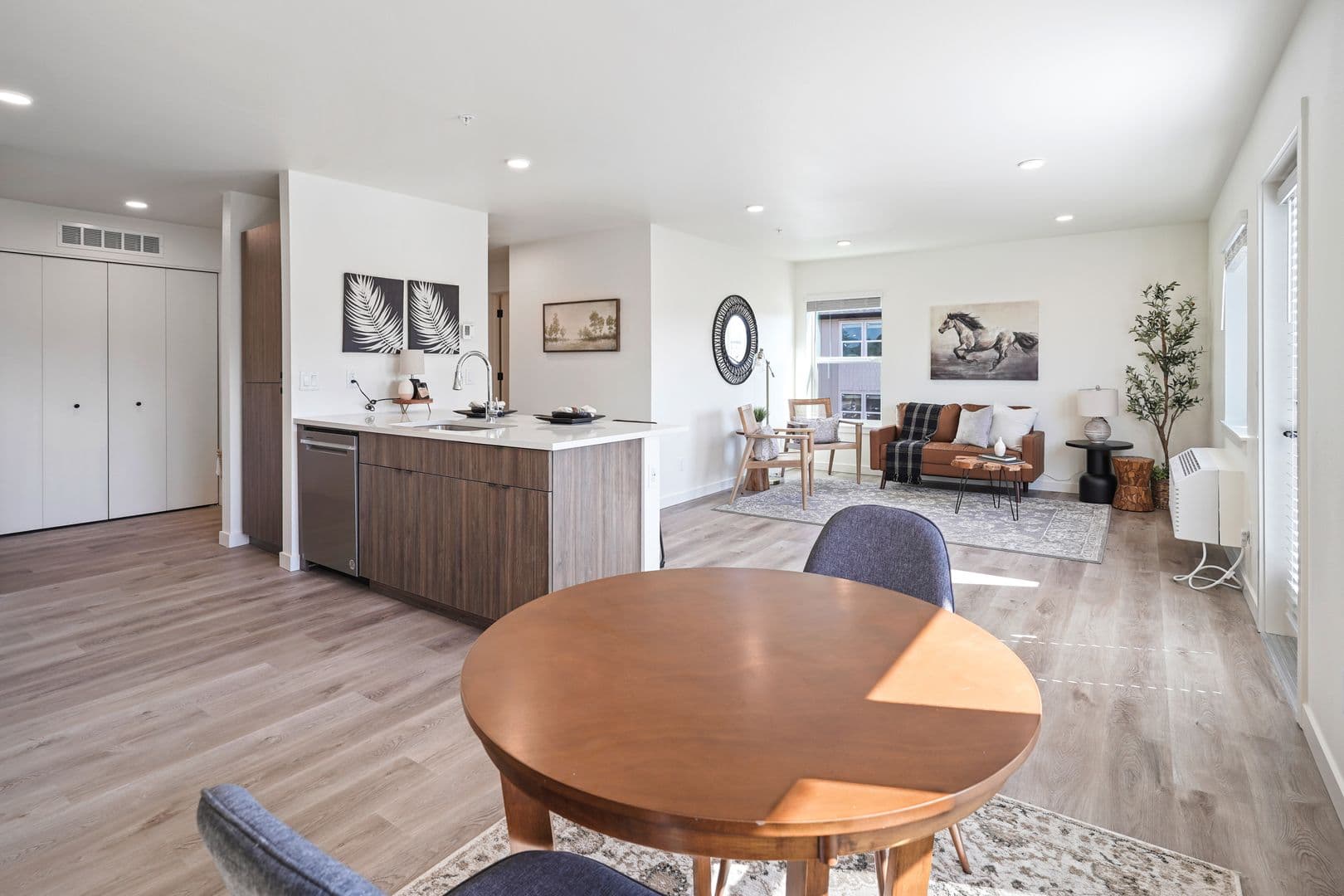 Bend Apartment: 369 SE Reed Market Road