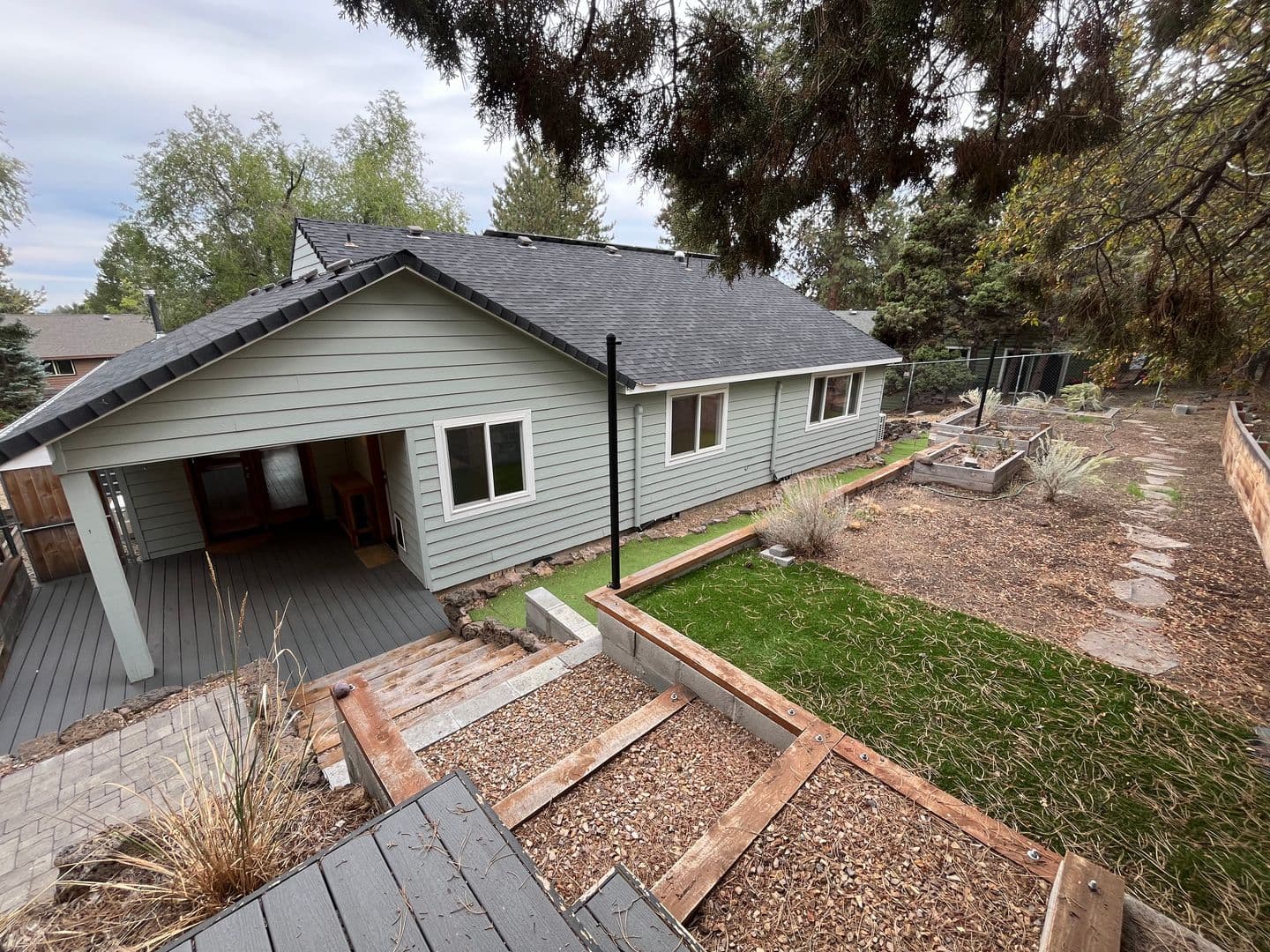 Bend House: 2807 NE Lotno Drive