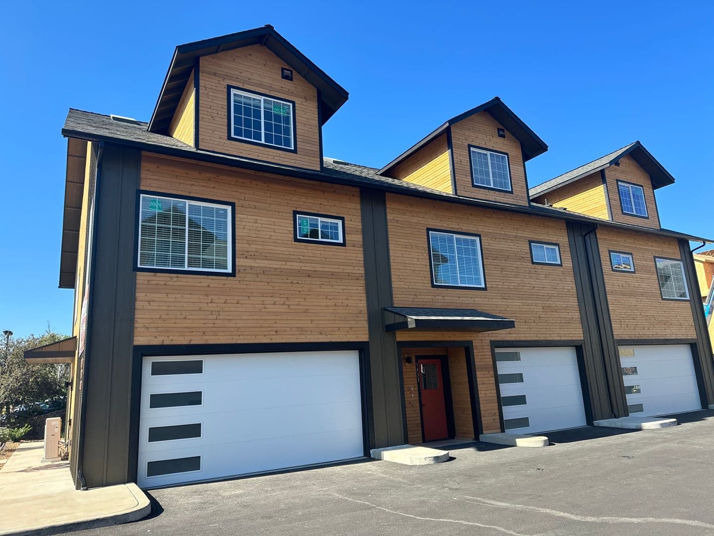 Redmond Apartment: 1431 NW 4th Street