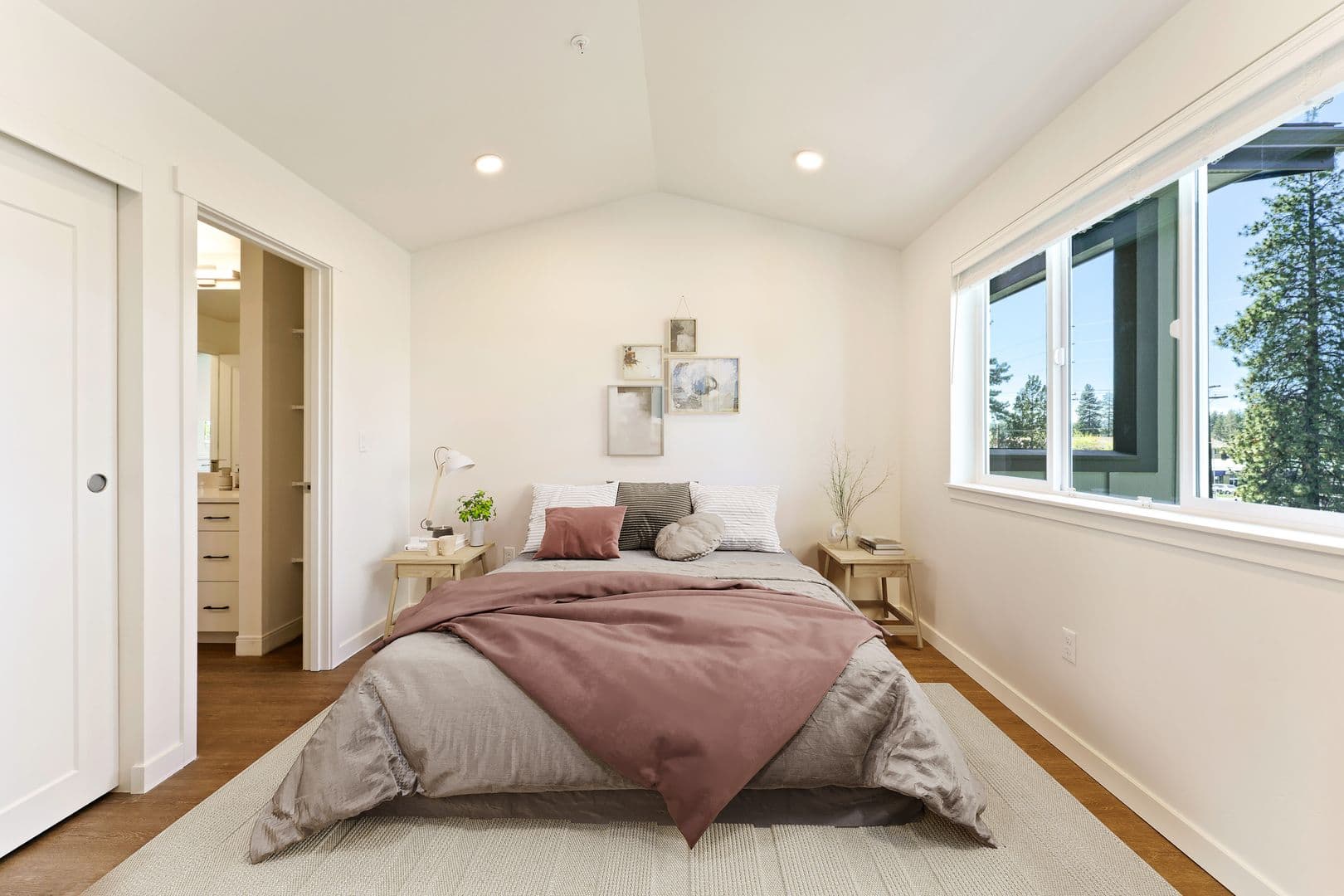 Bend Apartment: 61580 Brosterhous Rd