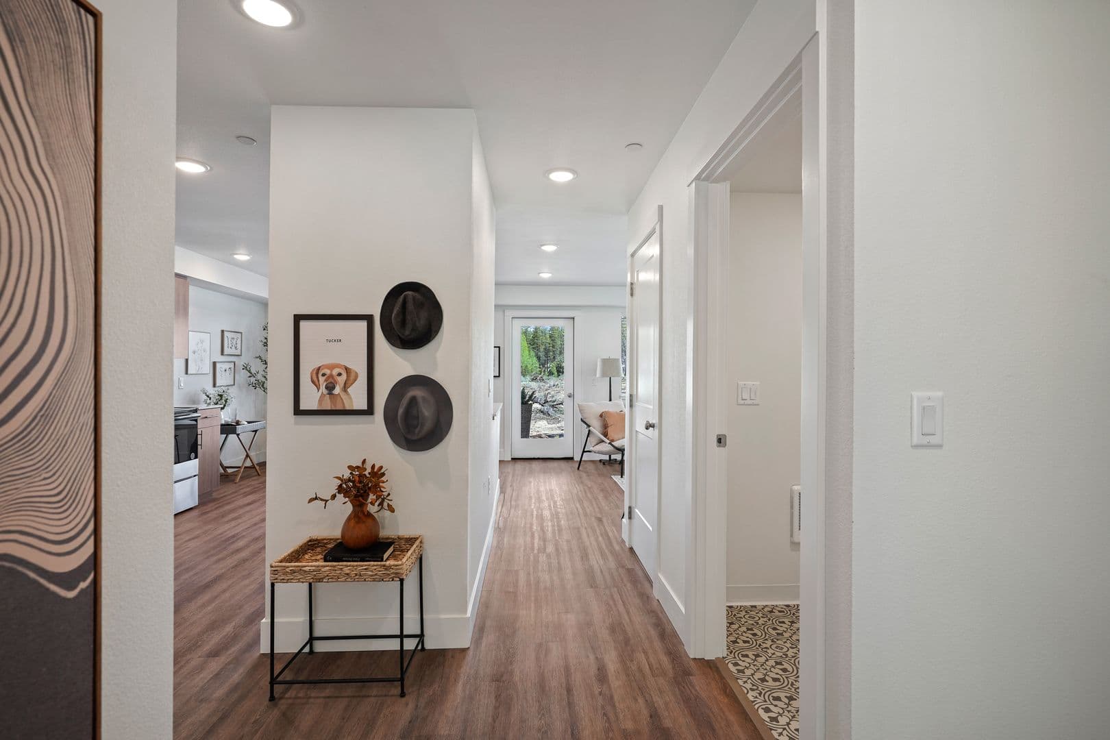 La Pine Apartment: 51376 Preble Way
