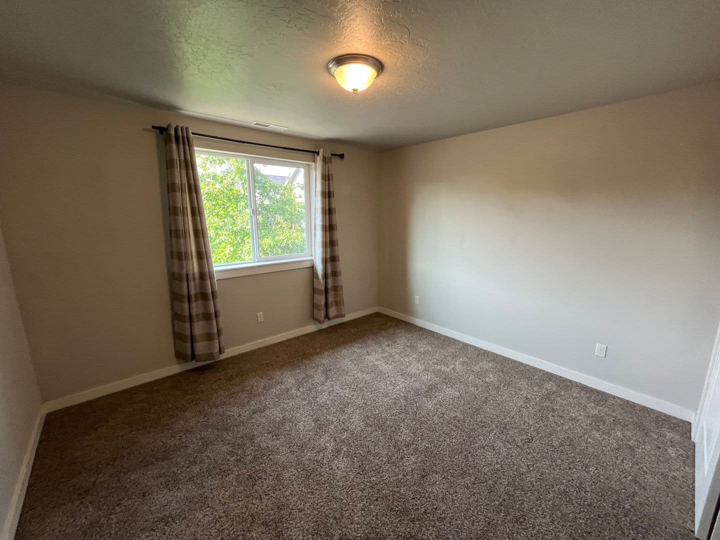 Bend Townhome: 63159 NE De Haviland St
