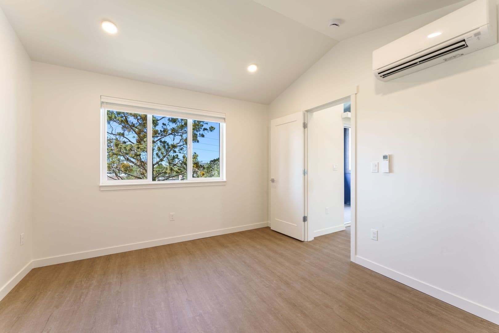 Bend Apartment: 61580 Brosterhous Rd