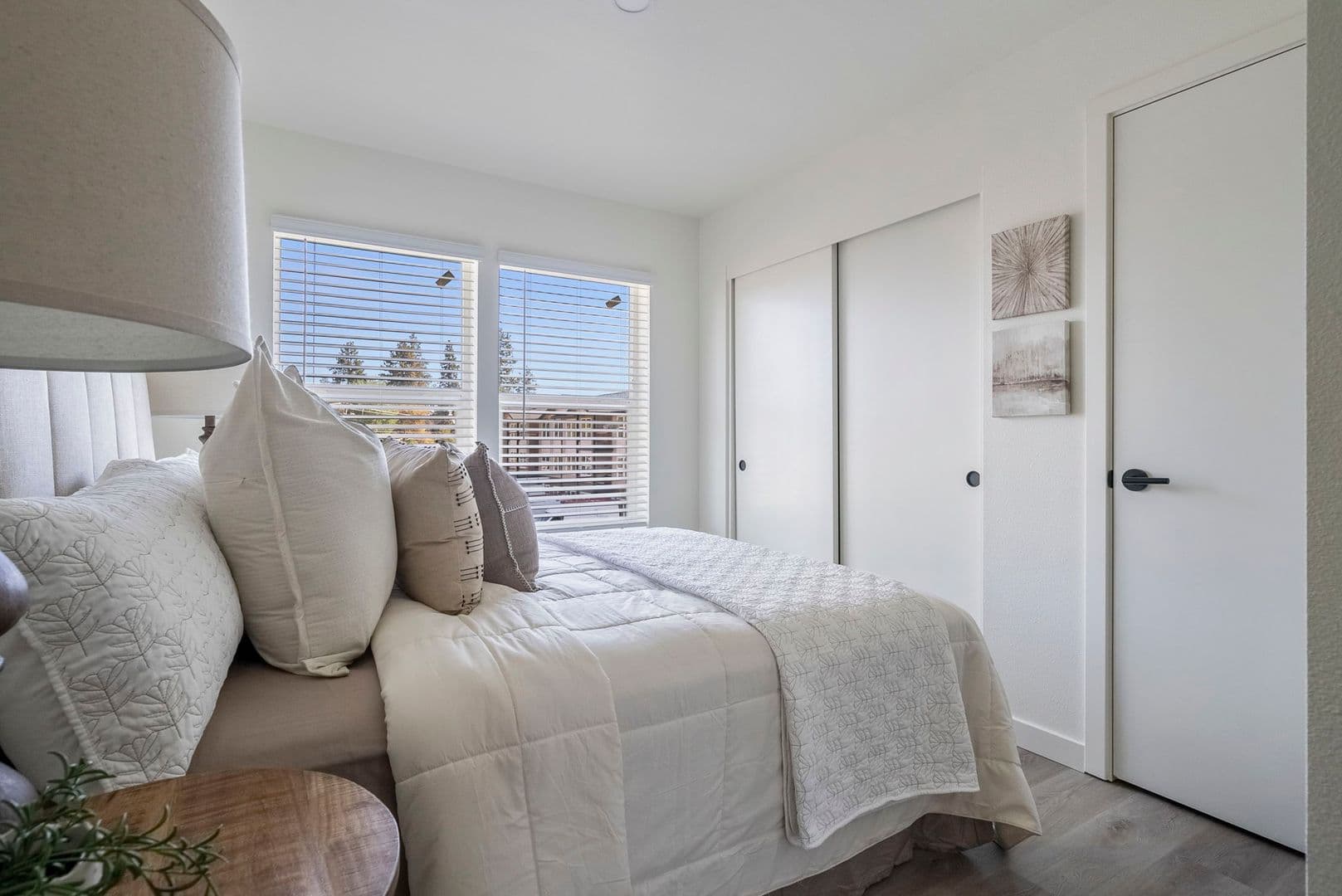 Bend Apartment: 369 SE Reed Market Road