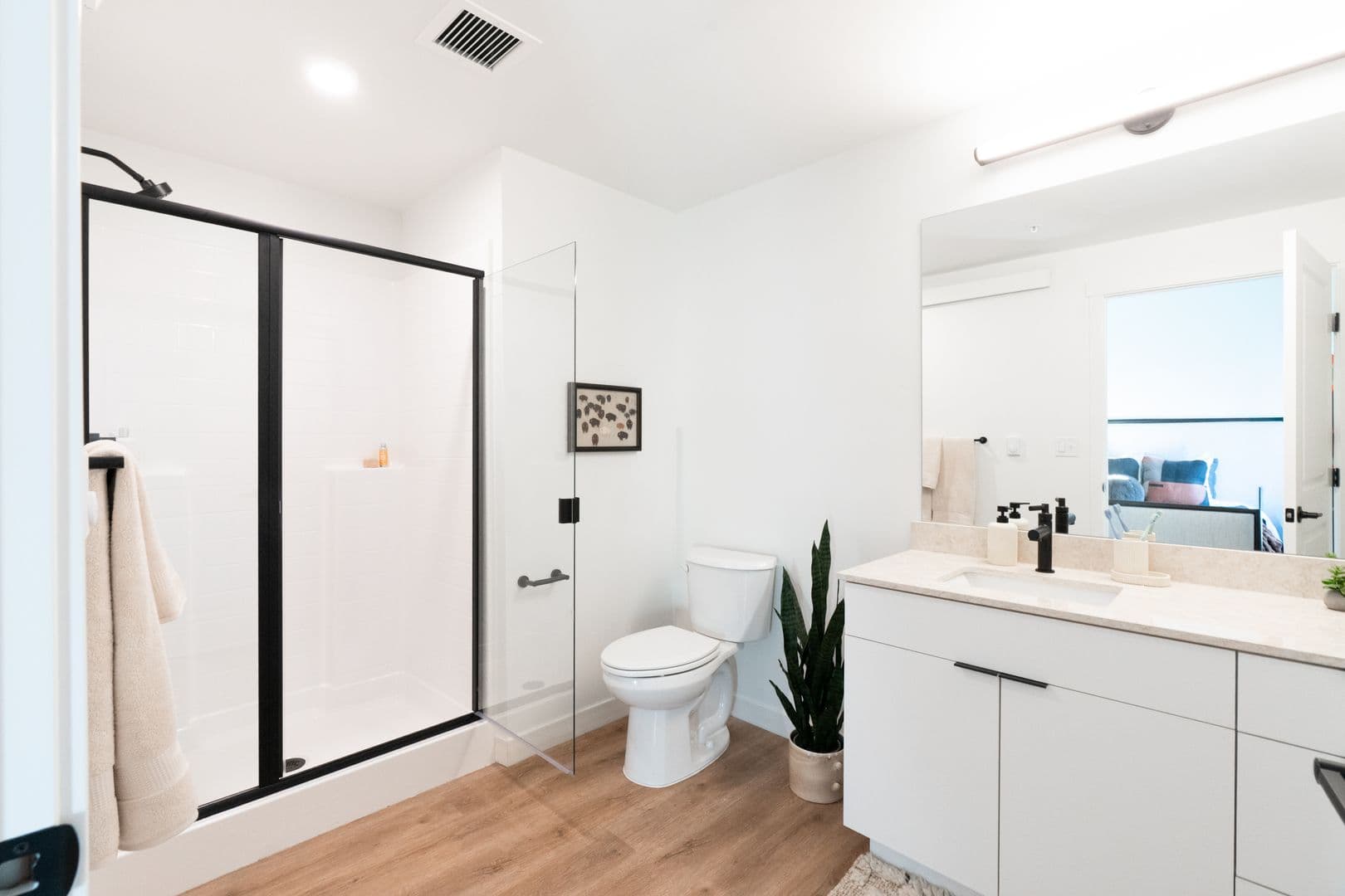 Bend Apartment: 20040 SE Easton Pl