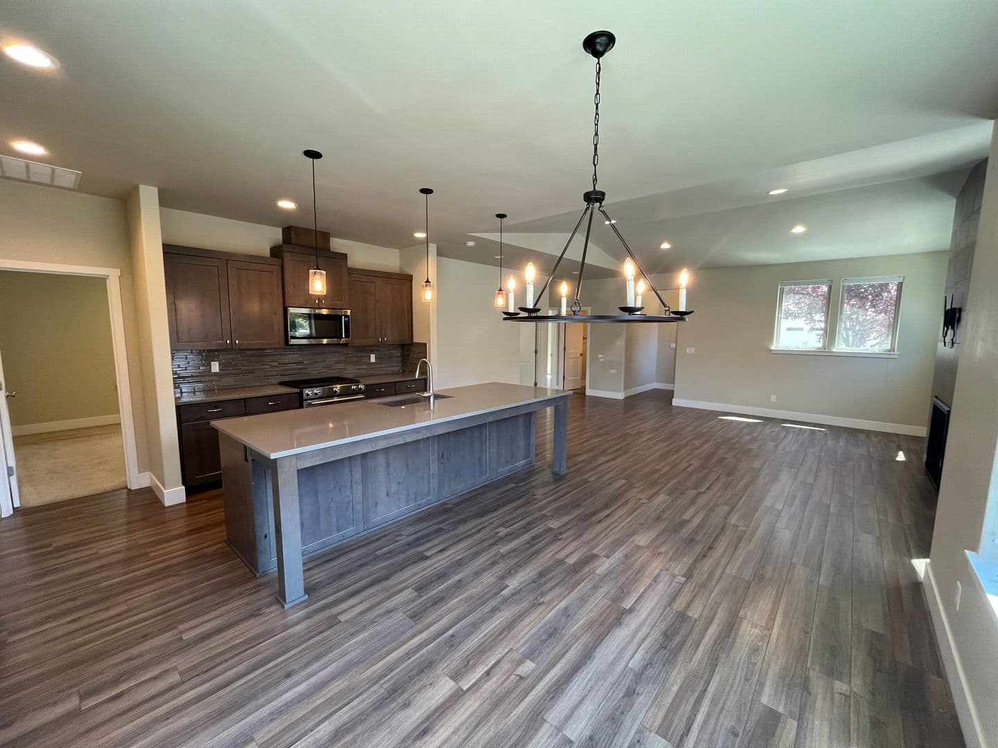 Bend House: 63136 NW Via Cambria
