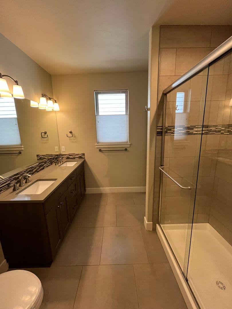 Bend House: 63136 NW Via Cambria