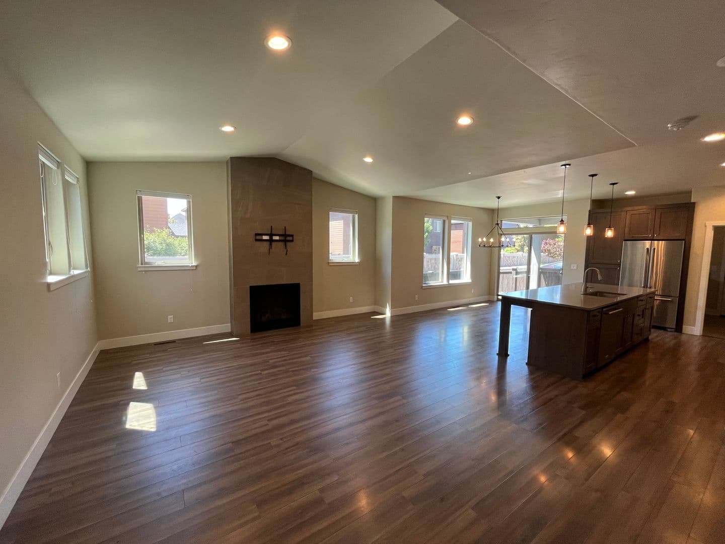 Bend House: 63136 NW Via Cambria