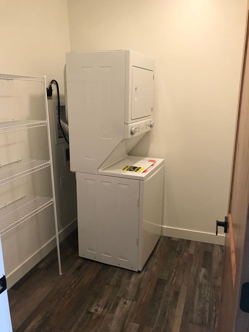 Redmond Apartment: 1431 NW 4th Street