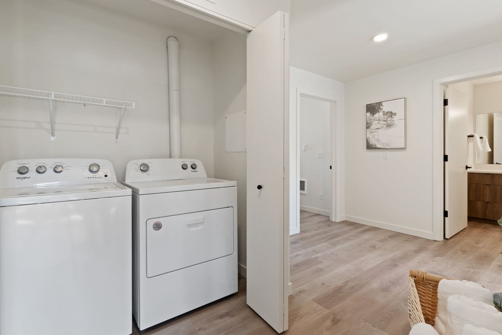 Bend Apartment: 369 SE Reed Market Road