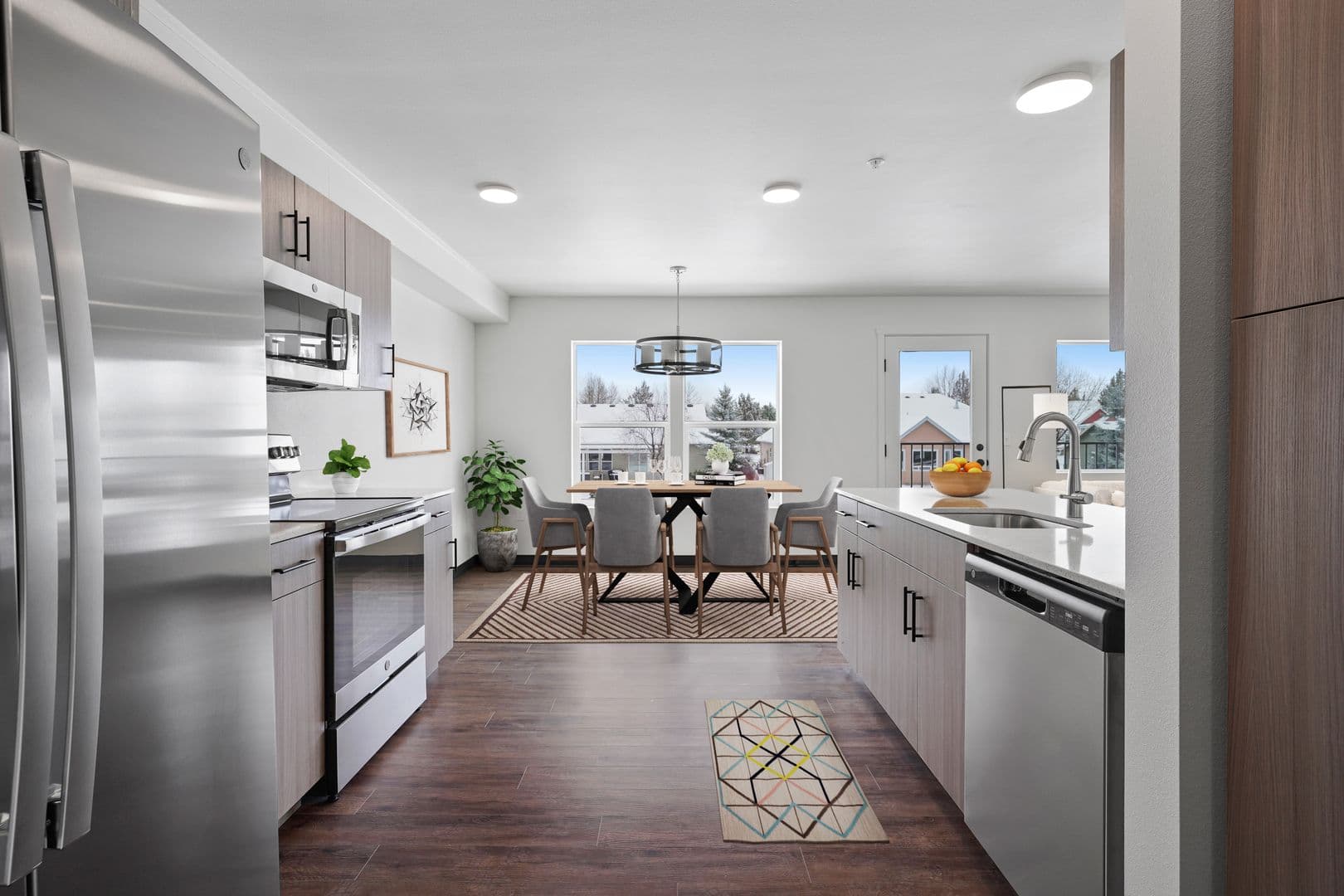 Redmond Apartment: 3770 SW Canal Blvd