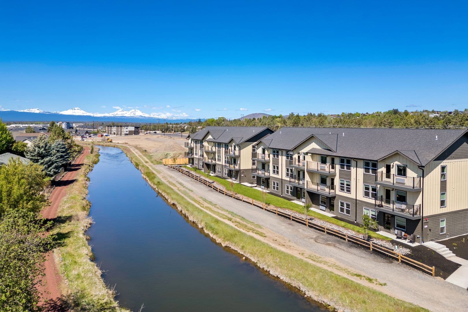 Redmond Apartment: 3770 SW Canal Blvd