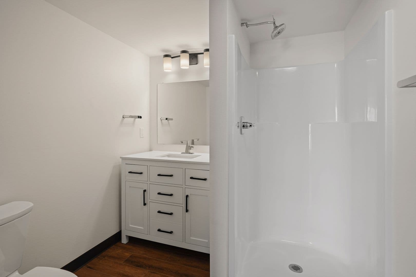 Redmond Apartment: 3770 SW Canal Blvd