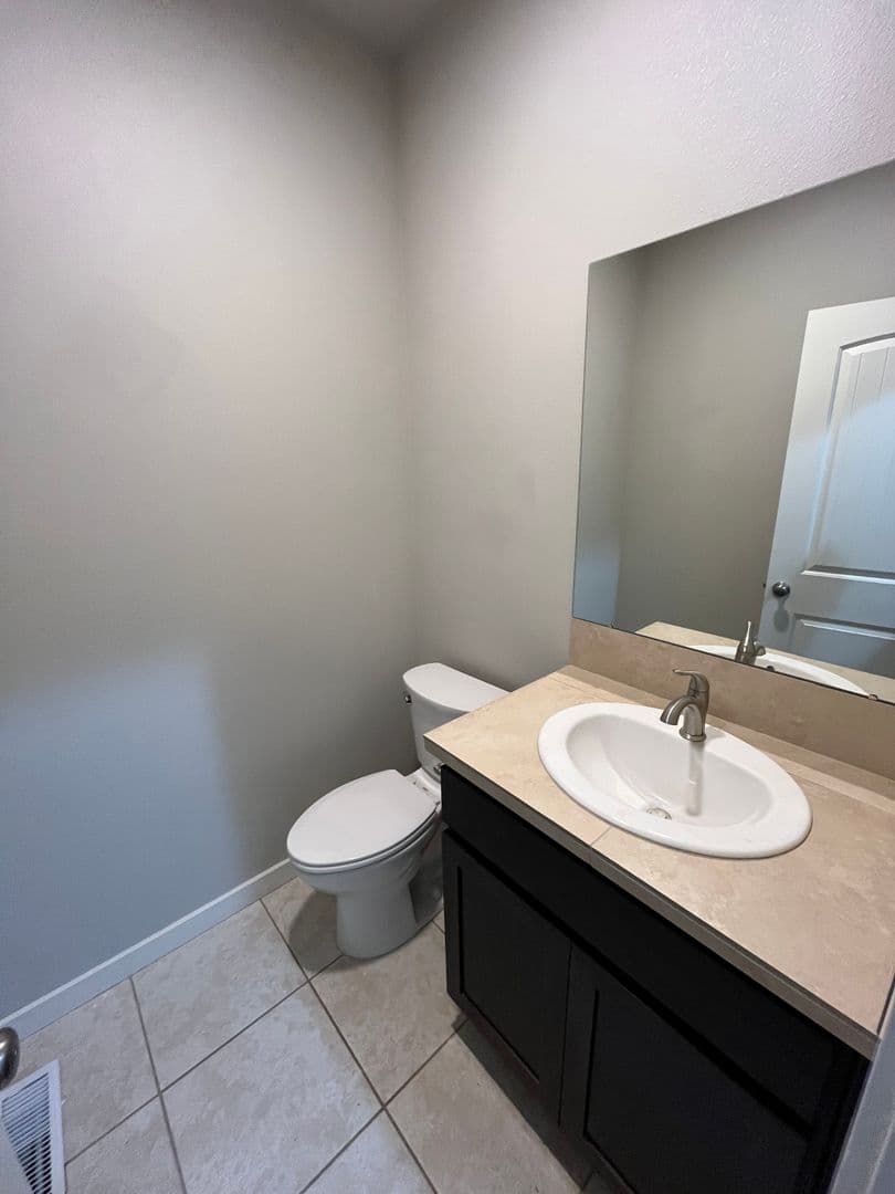 Bend Townhome: 63159 NE De Haviland St