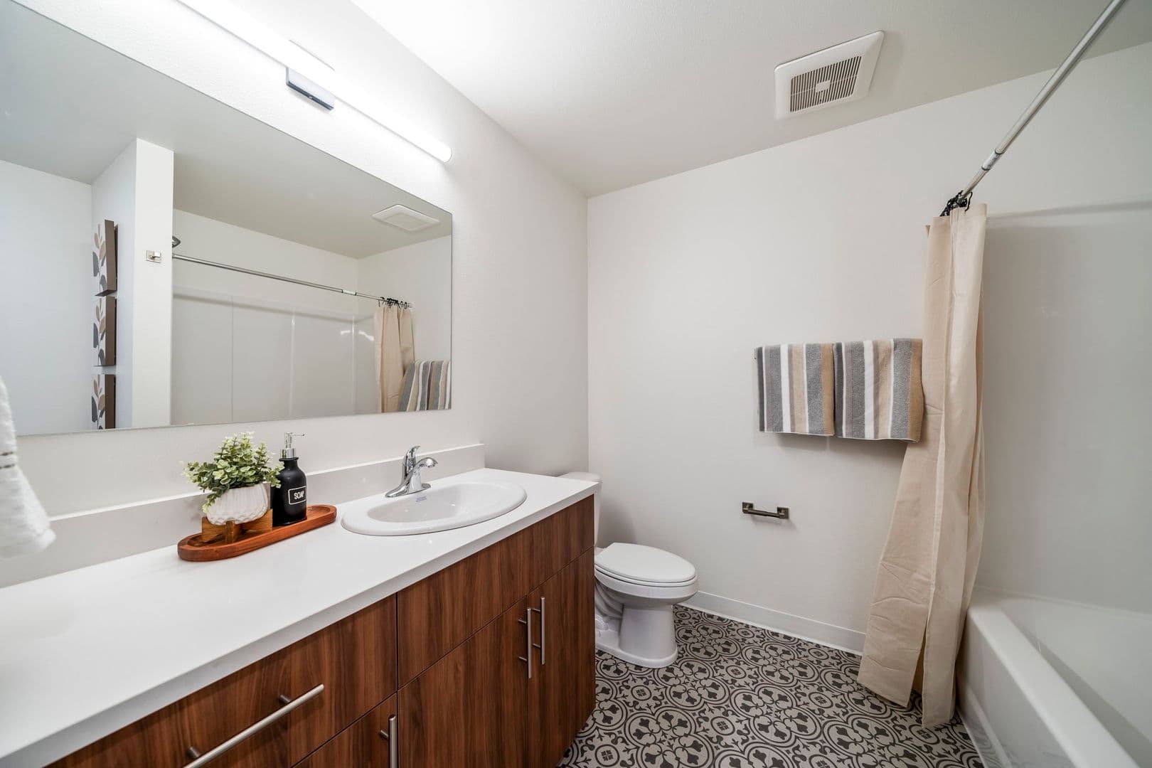 Redmond Apartment: 3025 NW 7th Street