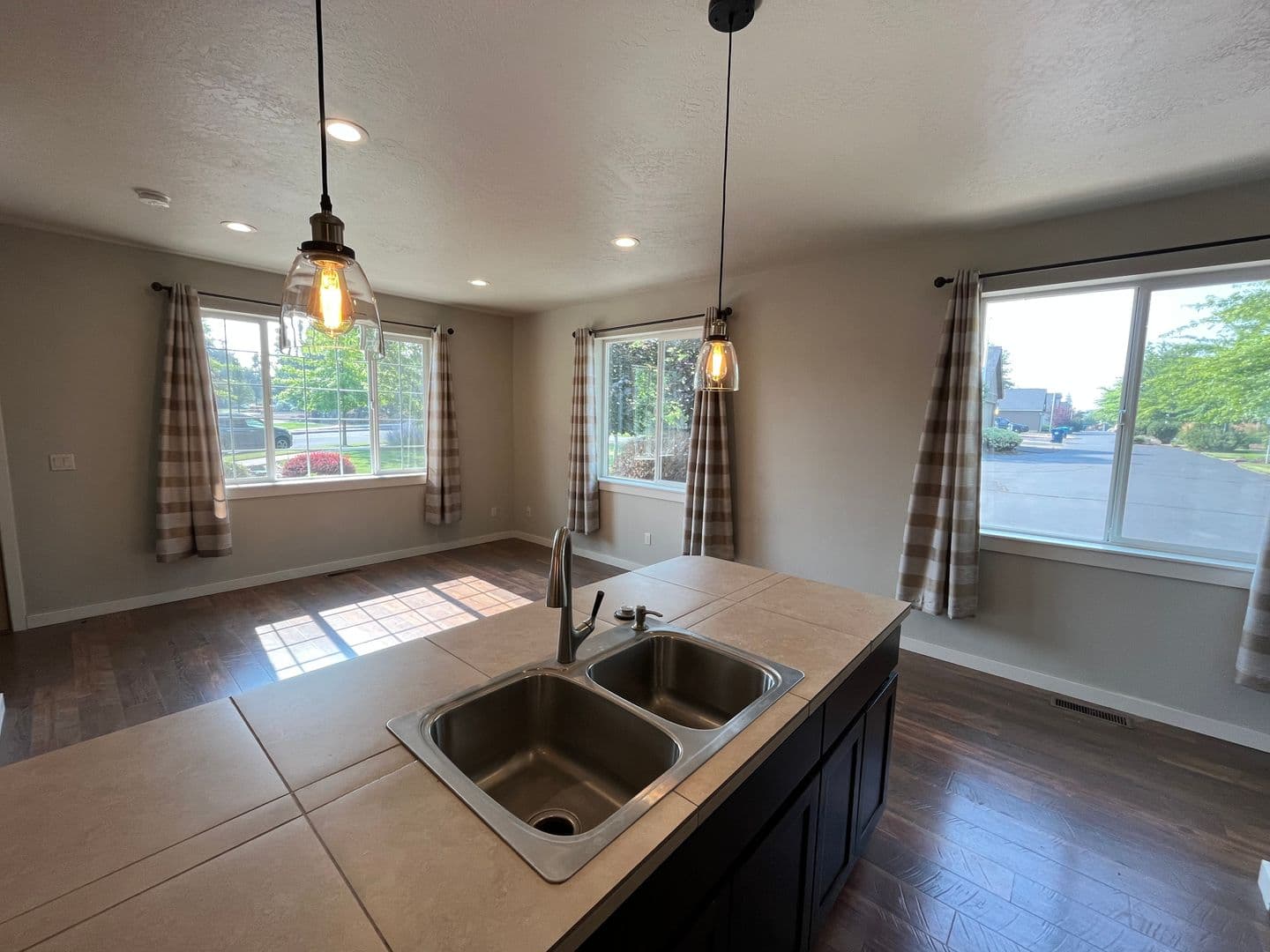 Bend Townhome: 63159 NE De Haviland St