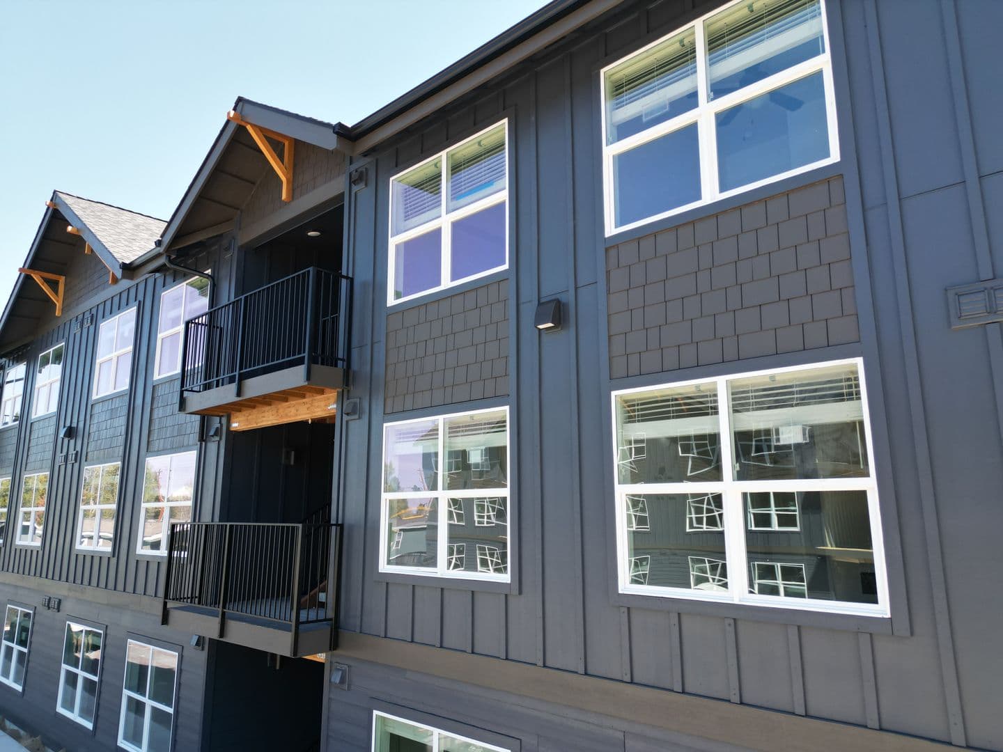 La Pine Apartment: 51376 Preble Way