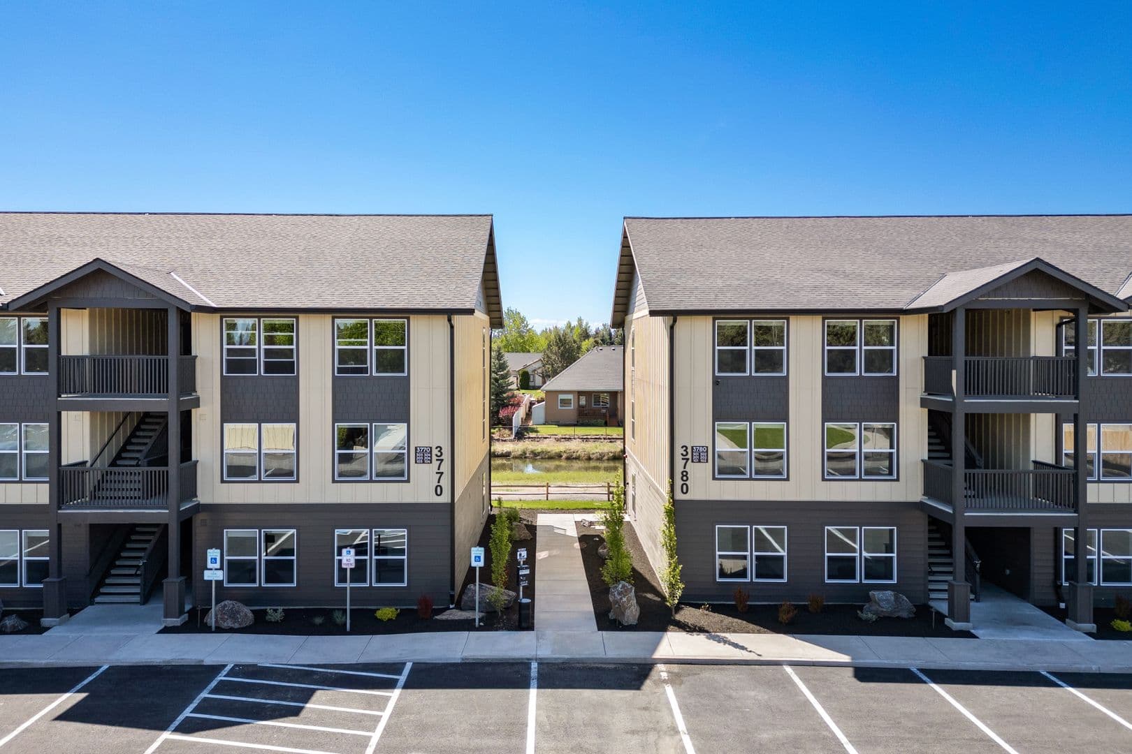 Redmond Apartment: 3770 SW Canal Blvd