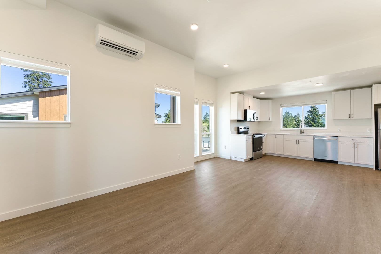 Bend Apartment: 61580 Brosterhous Rd