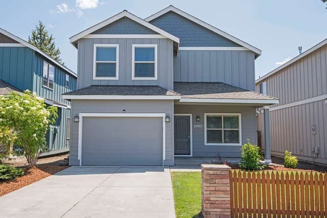 Bend House: 21187 Philly Ave