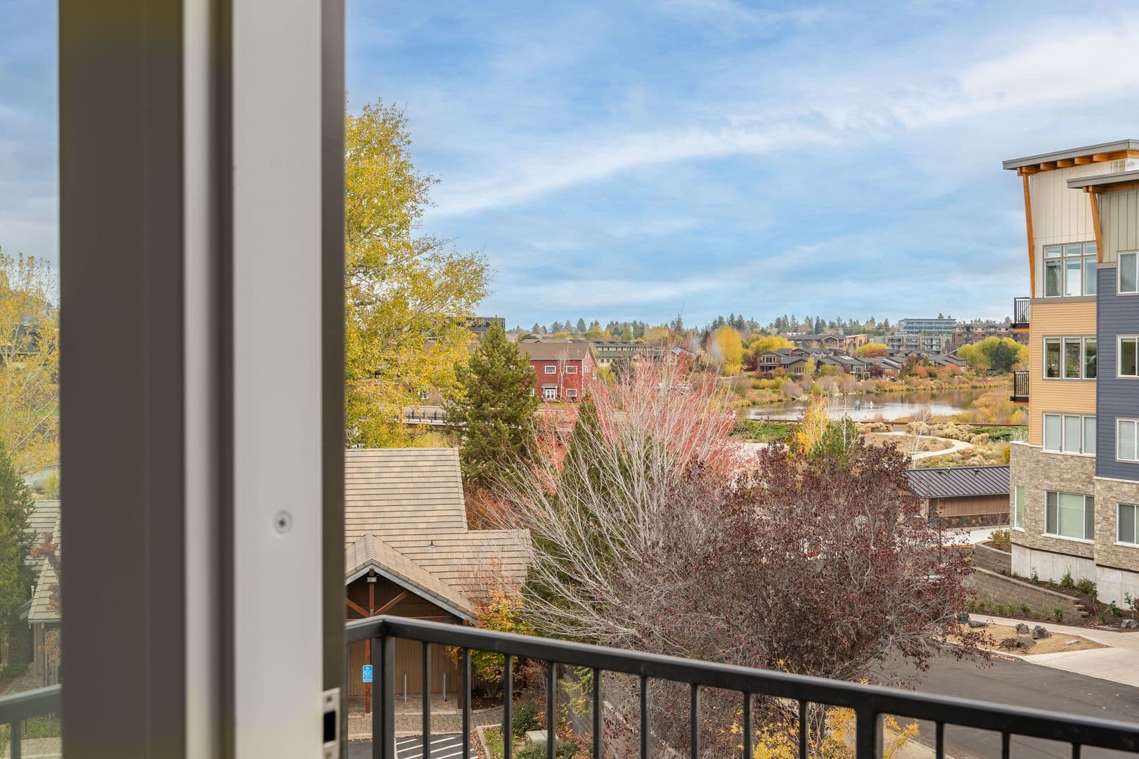 Bend Apartment: 144 SW Crowell Way