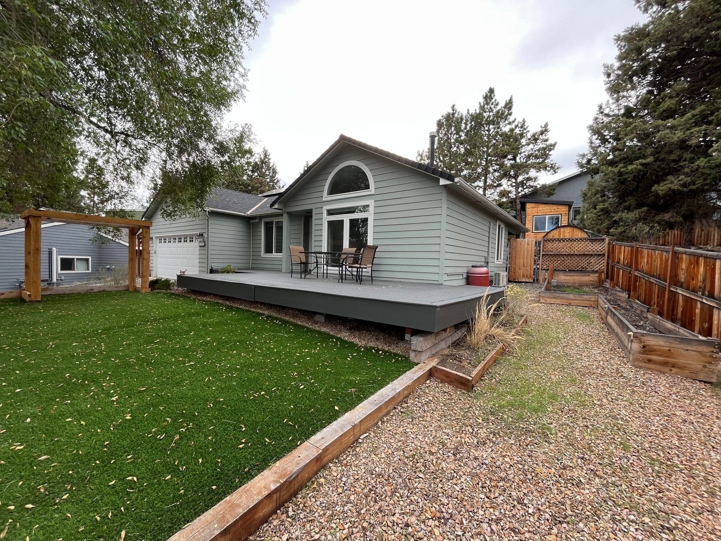 Bend House: 2807 NE Lotno Drive