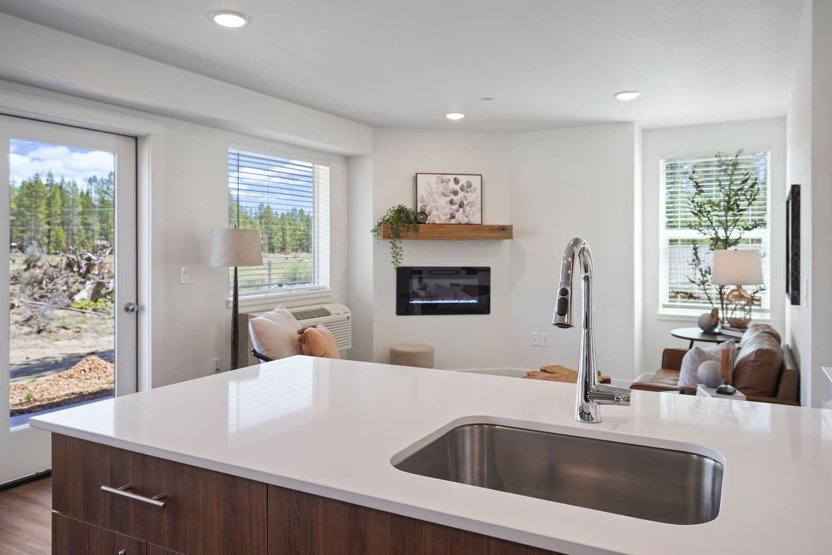 La Pine Apartment: 51376 Preble Way