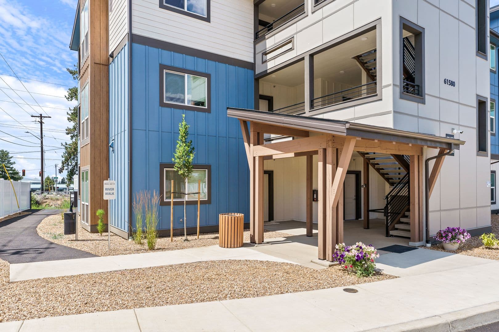 Bend Apartment: 61580 Brosterhous Rd
