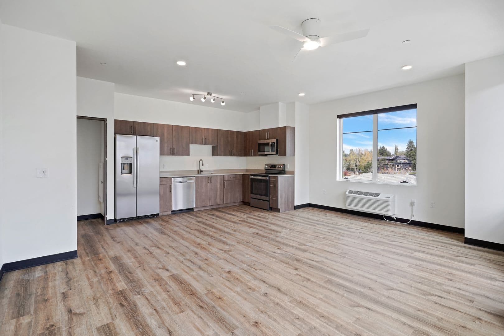 Bend Apartment: 144 SW Crowell Way