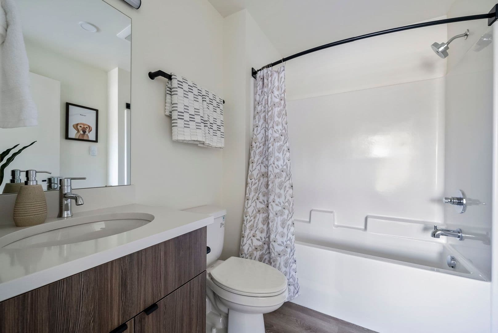 Bend Apartment: 369 SE Reed Market Road