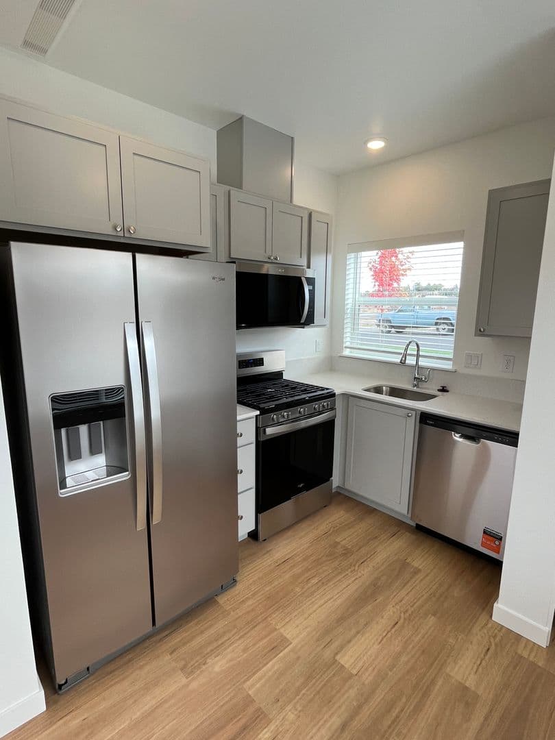 Madras Multiplex: 502 NE 16th St